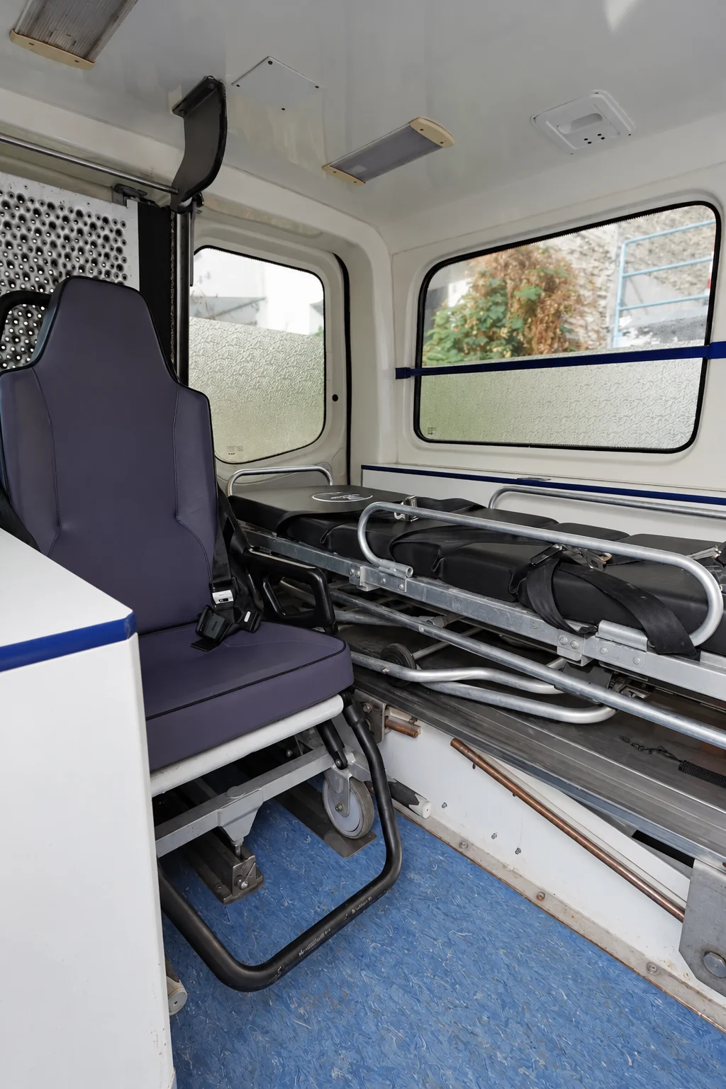 Fahrzeug Innenansicht von Falke Krankentransport