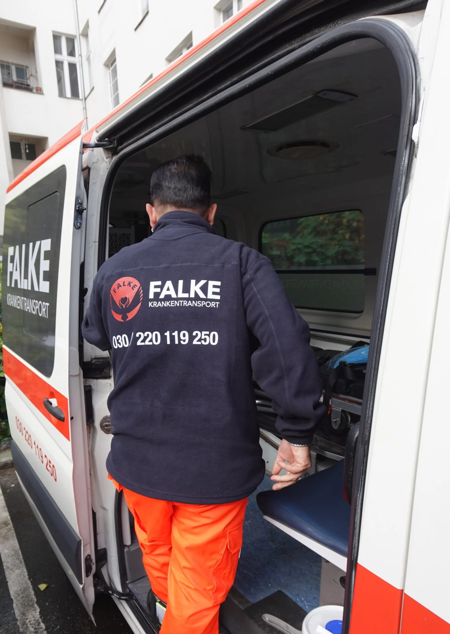 Medizinisches Team für Dialysefahrten